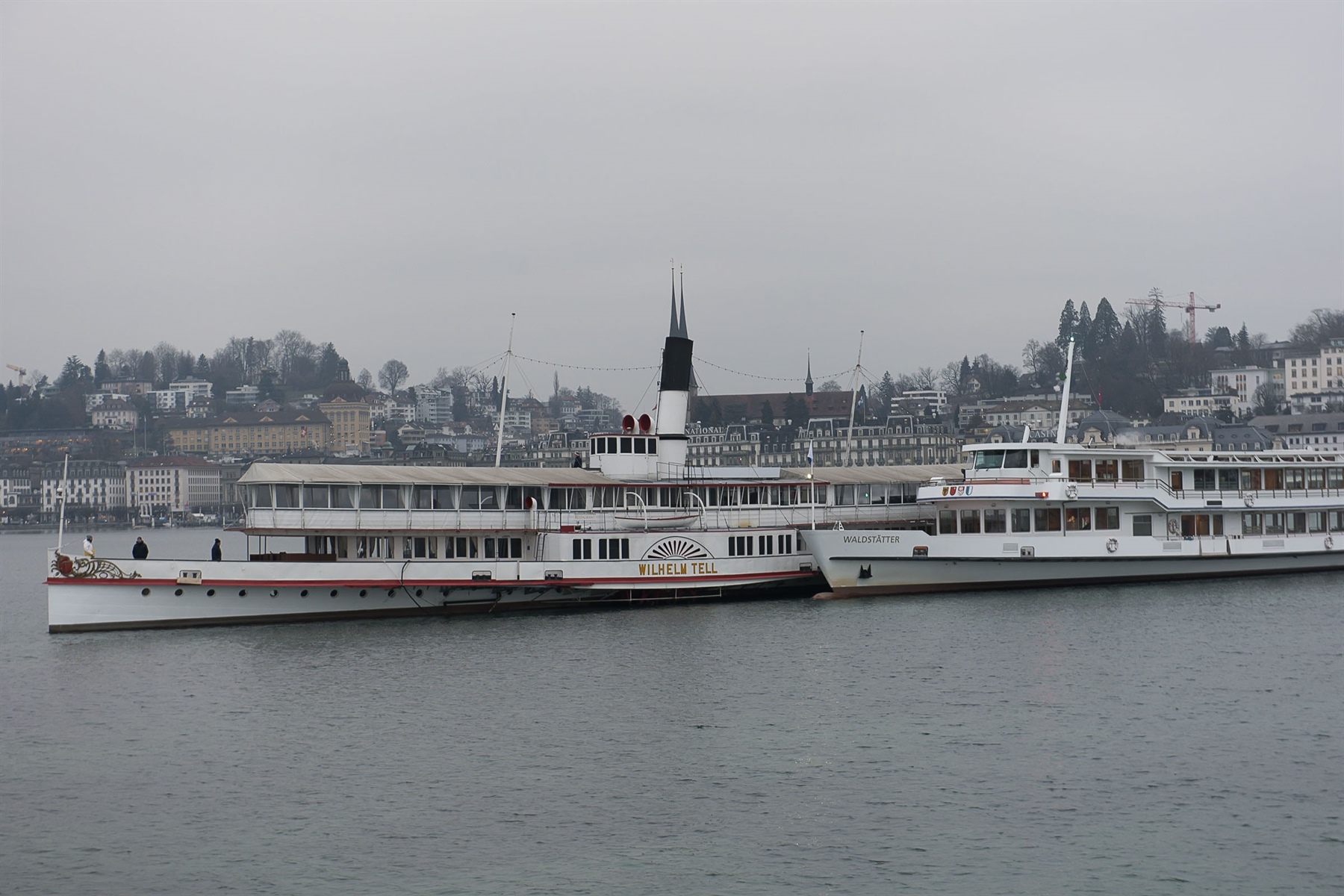 Dampfschiff Wilhelm Tell ist zurück am Quai in Luzern