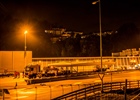 Ein Schiff fährt durch den Sonnenbergtunnel in Luzern